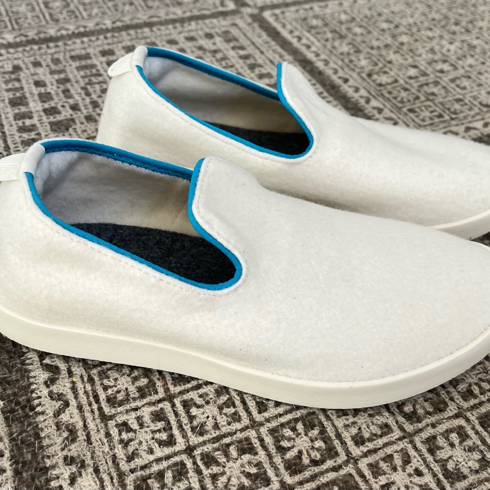 NWOT Allbirds Wool Slip On shoes size Y2 cream blue